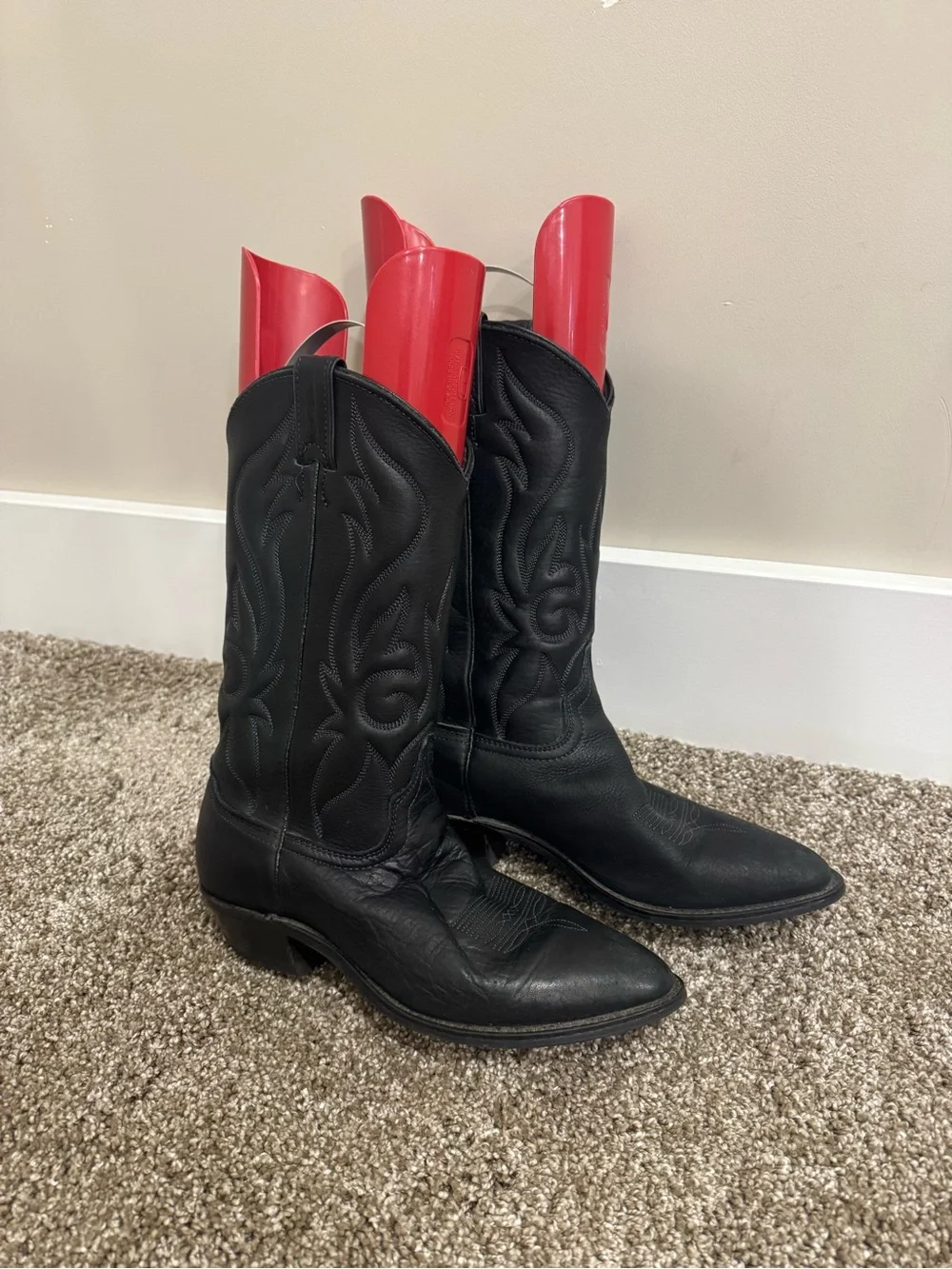 N/A maroon boot